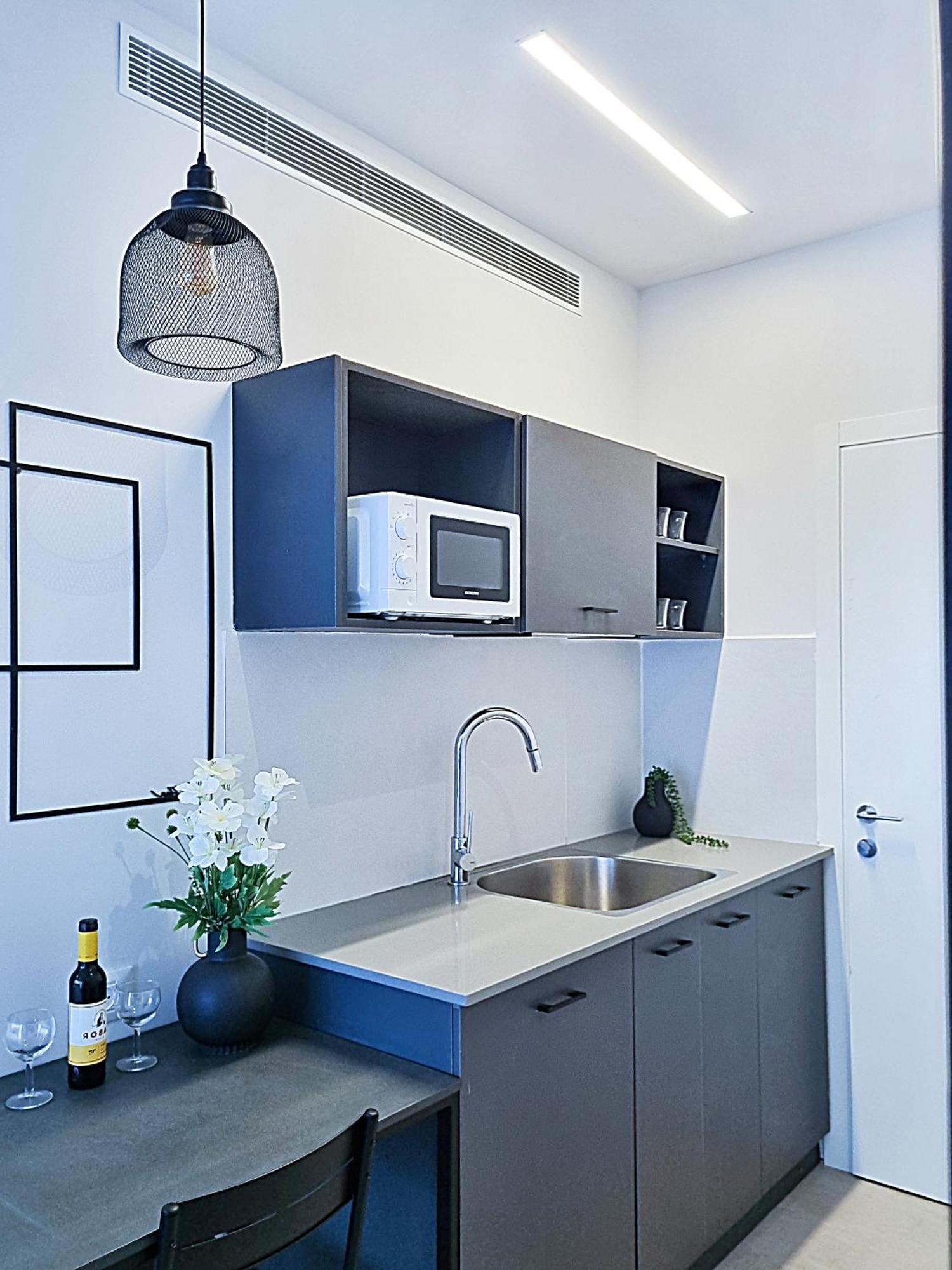 Stylish Modern - Port & Apartments, דירה *