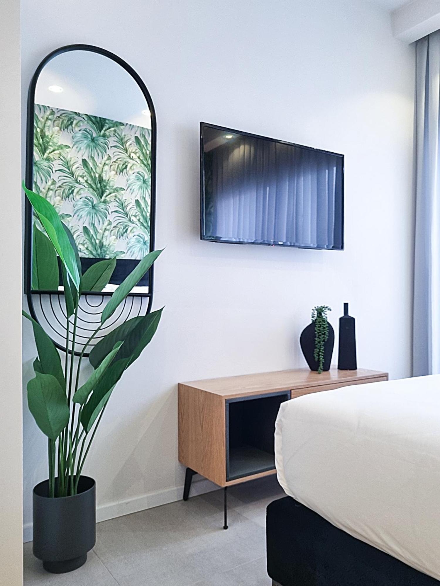 Stylish Modern - Port & Apartments, דירה חיפה