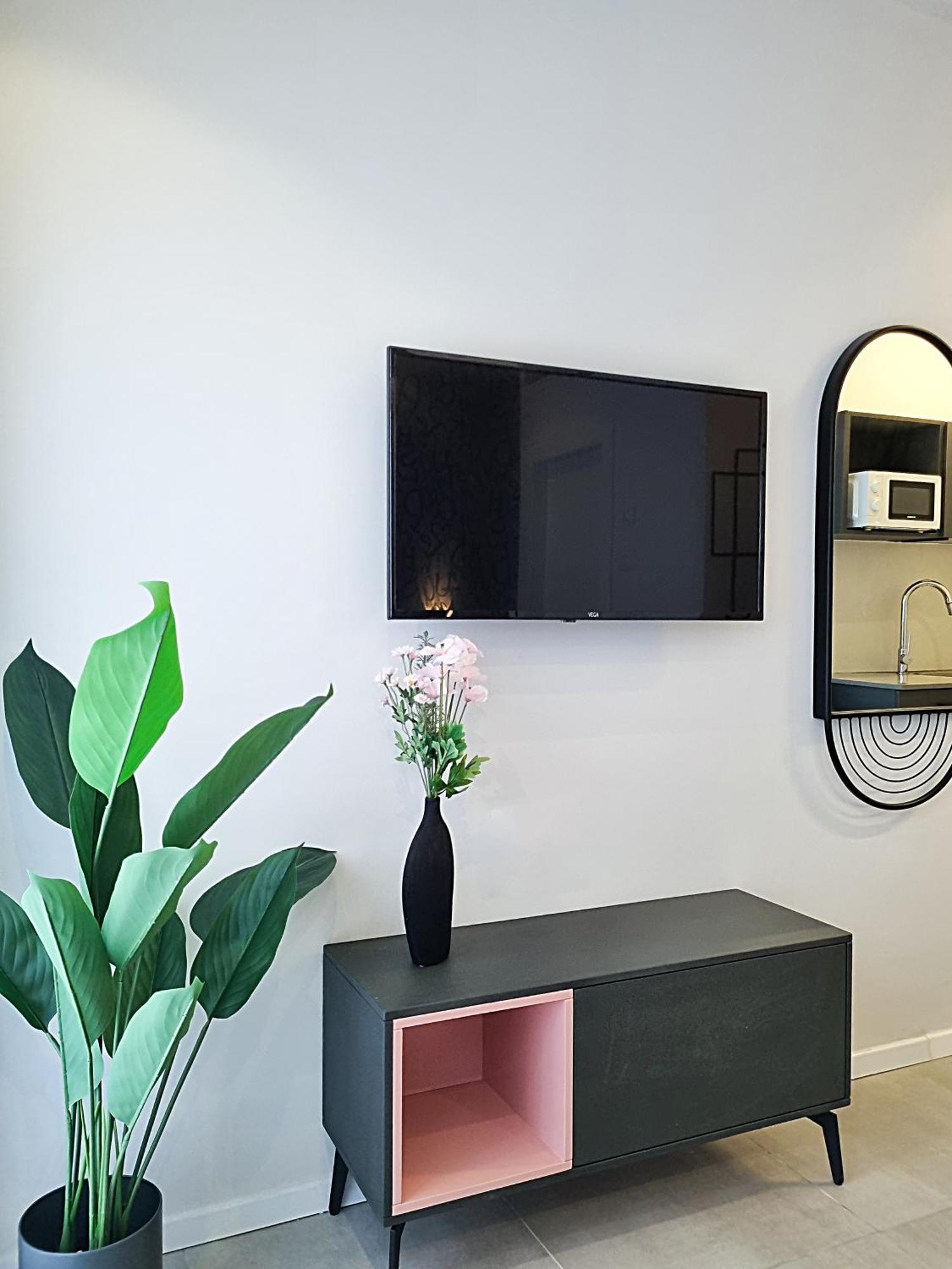 Stylish Modern - Port & Apartments,