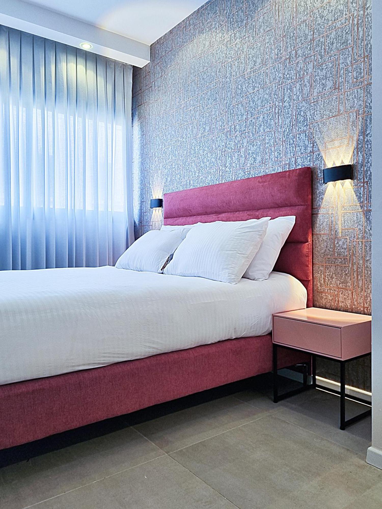 Stylish Modern - Port & Apartments, *