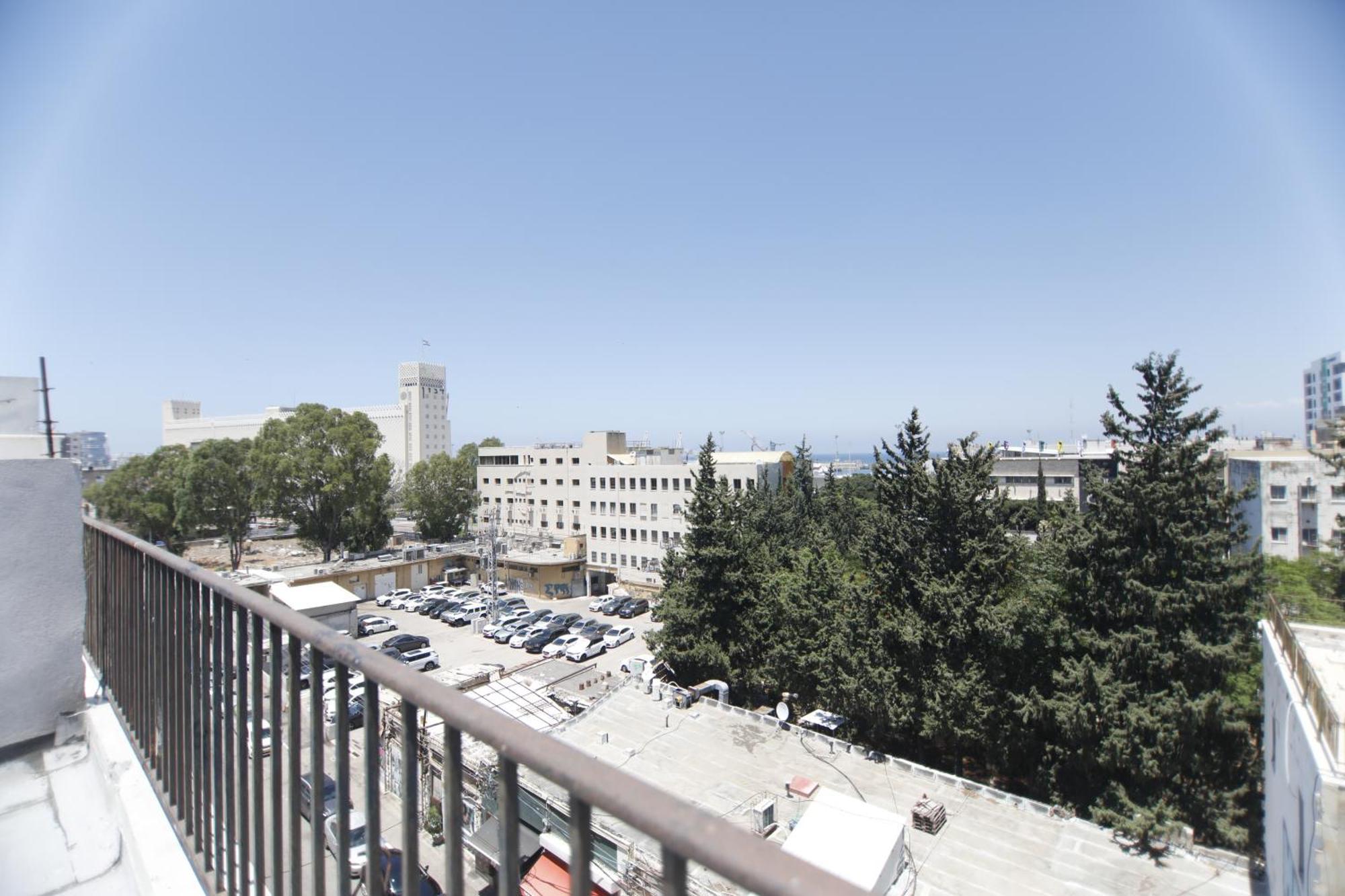 Stylish Modern - Port & Apartments,